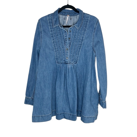 Free People 100% Cotton Baby Blues Denim Swing Oversized Tunic Top size Small - Picture 1 of 14